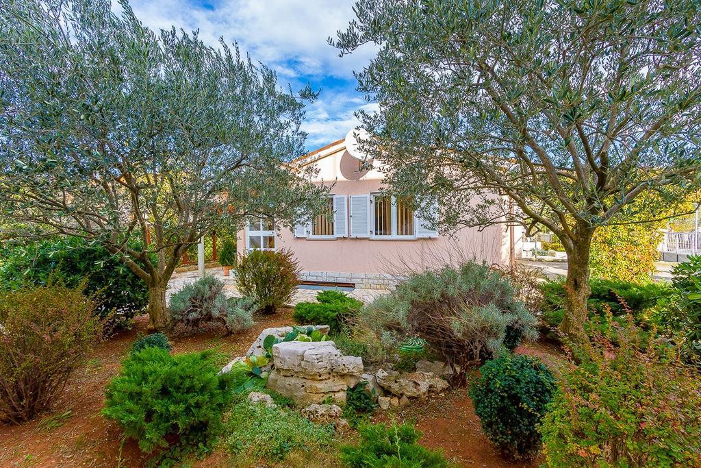 Holiday Home Batel Pula Exterior foto